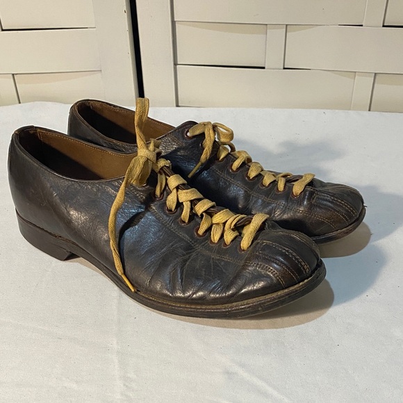 Vintage women’s Brown Leather Bowling Shoes with Tan Laces - Picture 1 of 6